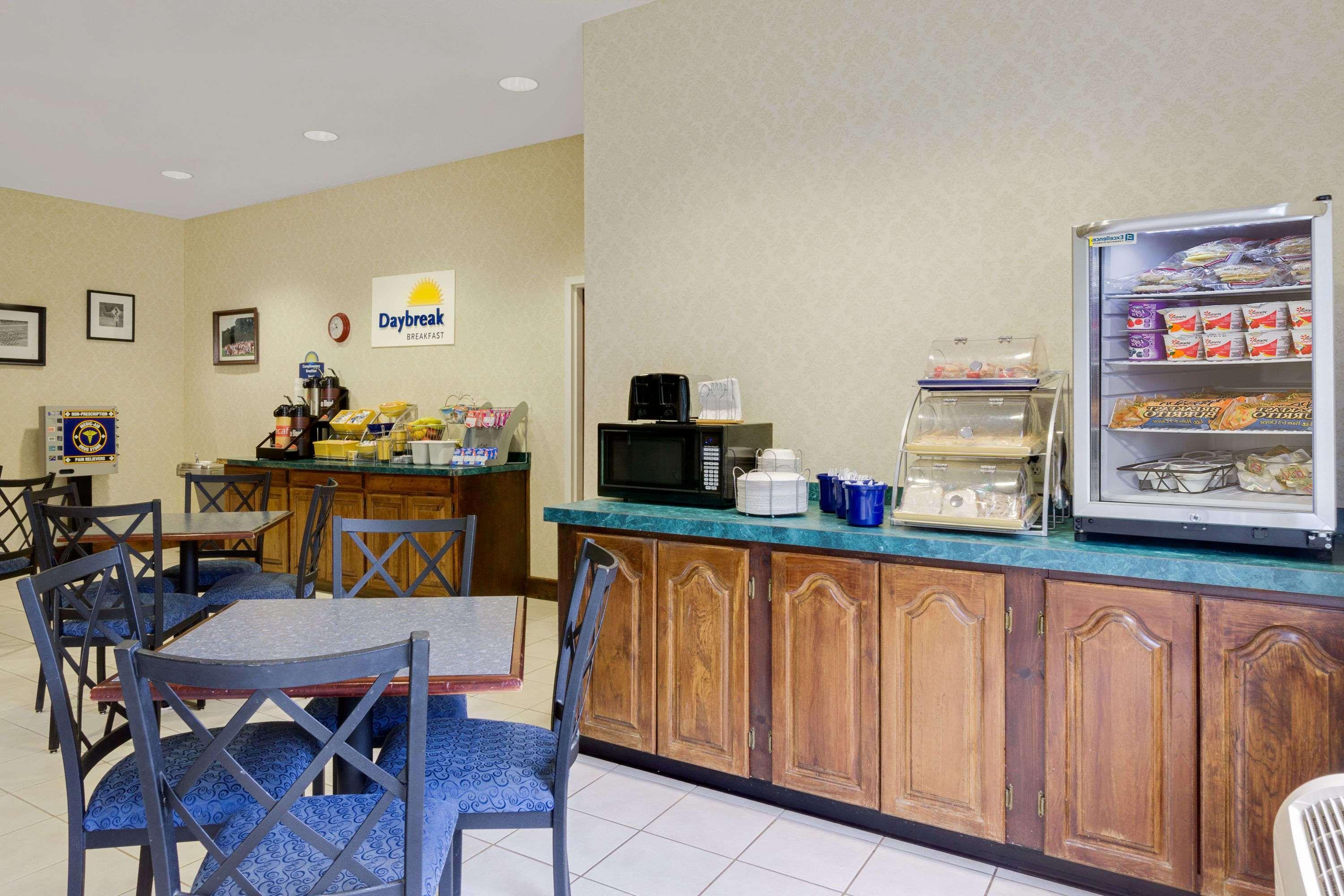 Magnuson Hotel West Liberty Kültér fotó